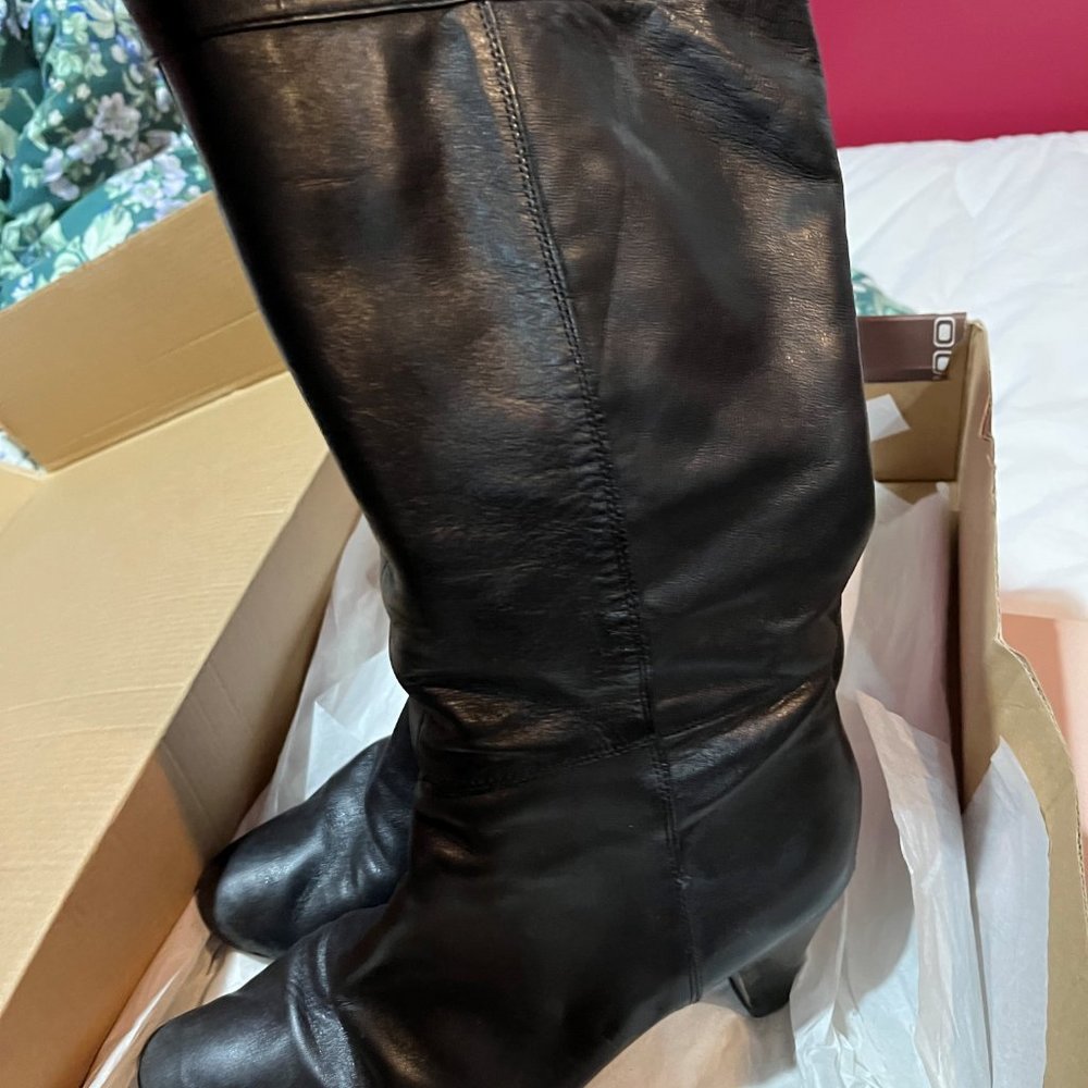 Bandolino 8 1/2 black boots